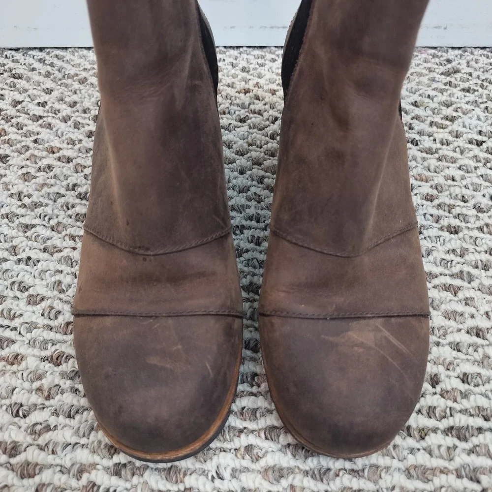 SOREL Joan of Arctic Wedge Chelsea Boots 9 Women's Elk Brown Leather Bootie